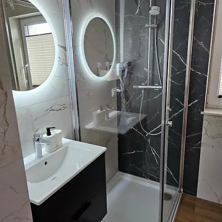 Season Sauna&jacuzzi - Klimat - Z Widokiem Na Gory Kotlina Klodzka 4km Do Zieleniec Arena Horská chata *