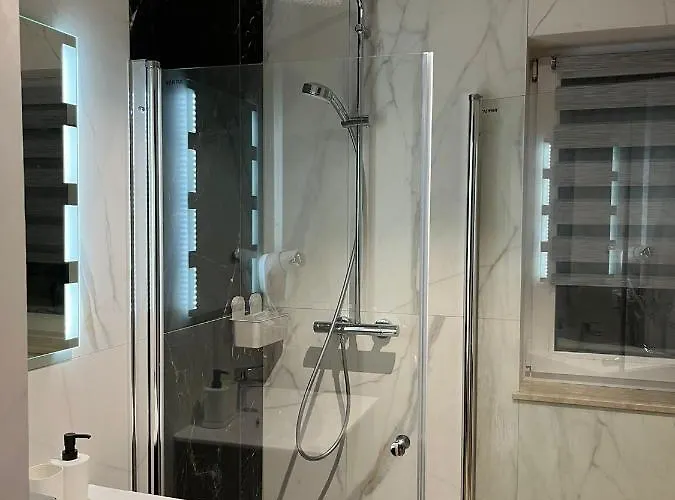 Domek alpejski Season Sauna&jacuzzi - Klimatyzowane Z Widokiem Na Góry Kotlina Kłodzka 4km Do Zieleniec Arena *