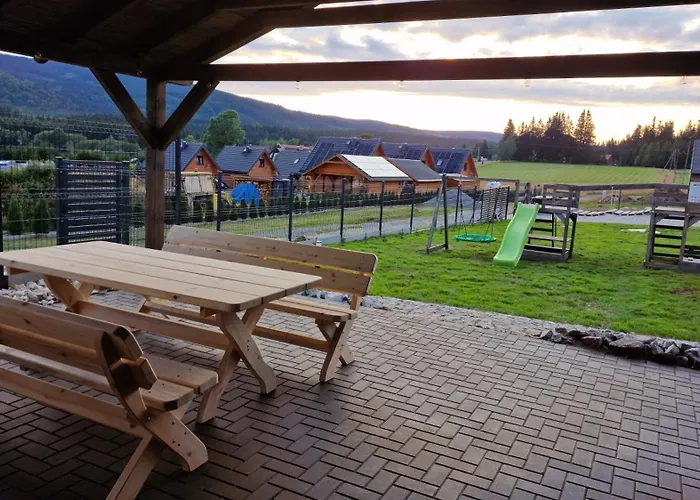 Domek alpejski Season Sauna&jacuzzi - Klimatyzowane Z Widokiem Na Góry Kotlina Kłodzka 4km Do Zieleniec Arena Lasowka