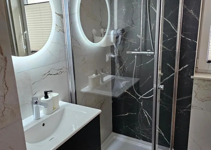 Season Sauna&jacuzzi - Klimatyzowane Z Widokiem Na Góry Kotlina Kłodzka 4km Do Zieleniec Arena Domek alpejski *