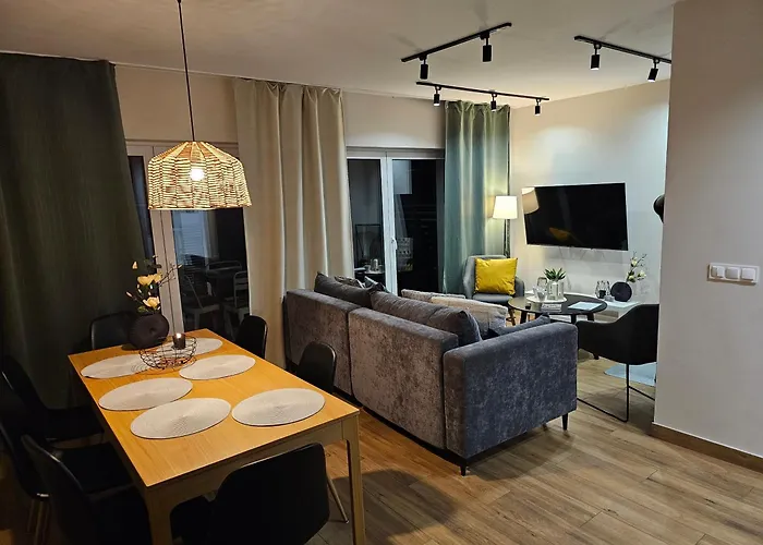 Domek alpejski Season Sauna&jacuzzi - Klimatyzowane Z Widokiem Na Góry Kotlina Kłodzka 4km Do Zieleniec Arena *